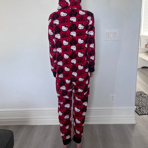 Hello Kitty Red Tokyo Pop Onesie RARE PRINT - Size Large - Picture 7 of 7